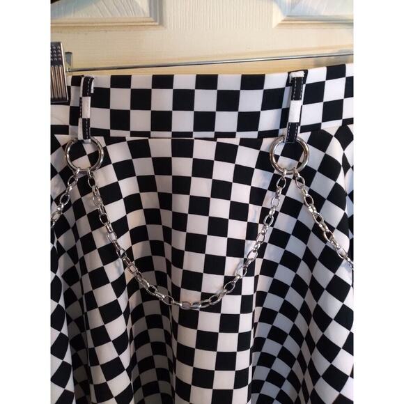 Hot Topic Mini Skirt Black White Silver Chain Accent Pleated Sz S - Picture 5 of 7